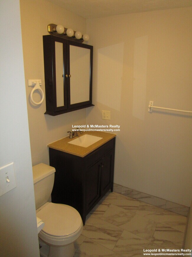 Building Photo - 165 Chiswick Rd