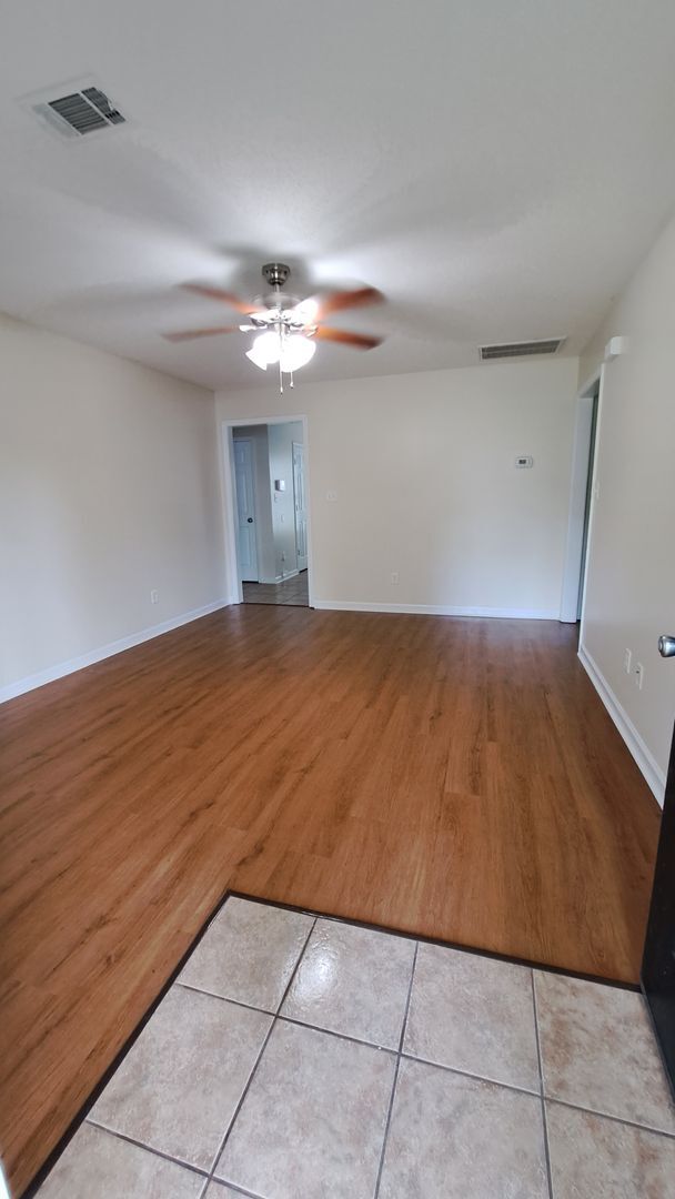 Foto del edificio - 215 Cloud Ln