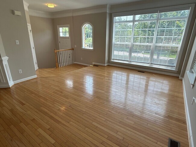 Building Photo - 1100 Kirkeenan Cir
