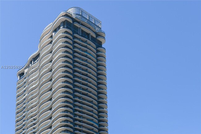 Building Photo - 1000 Brickell Plaza
