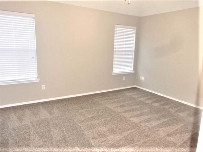 Building Photo - 14419 Hillard Green Ln
