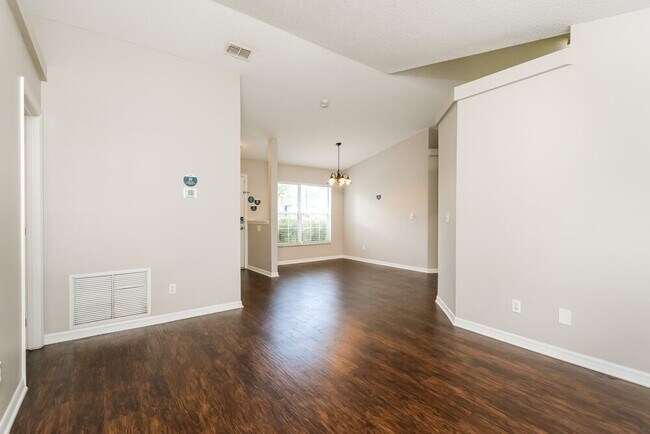 Foto del edificio - 13120 Moonflower Ct