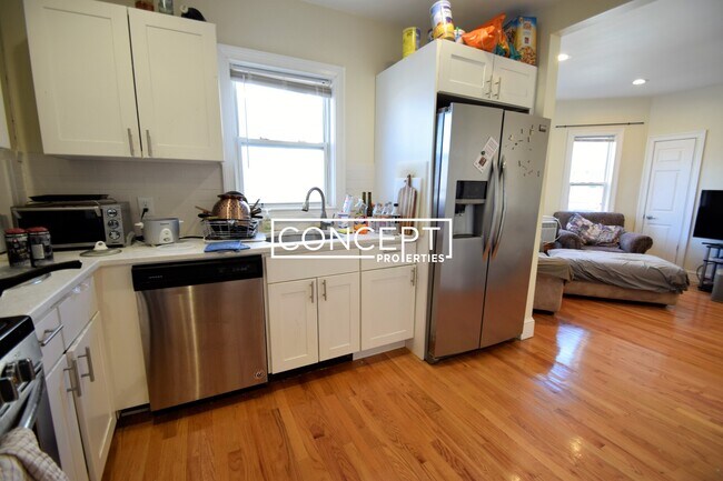 Building Photo - 9-11 Winter Hill Rd. Unit 9CP