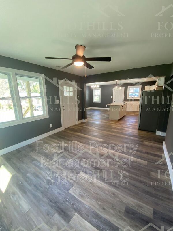 Building Photo - 408 Moultrie Square
