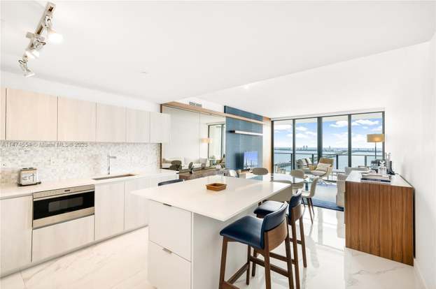 Foto del edificio - 3131 NE 7th Ave