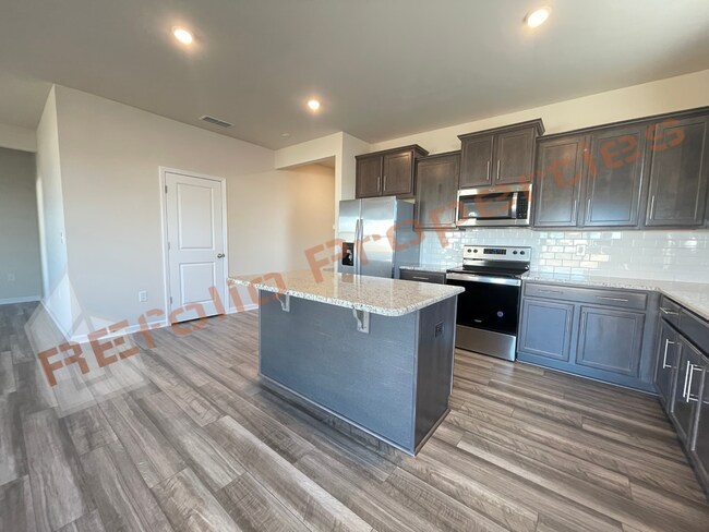 Foto del edificio - Beautiful Ranch-Style 4 Bedroom, 2 Bath Home – 2-Car Garage in West 540, Raleigh, Available March...