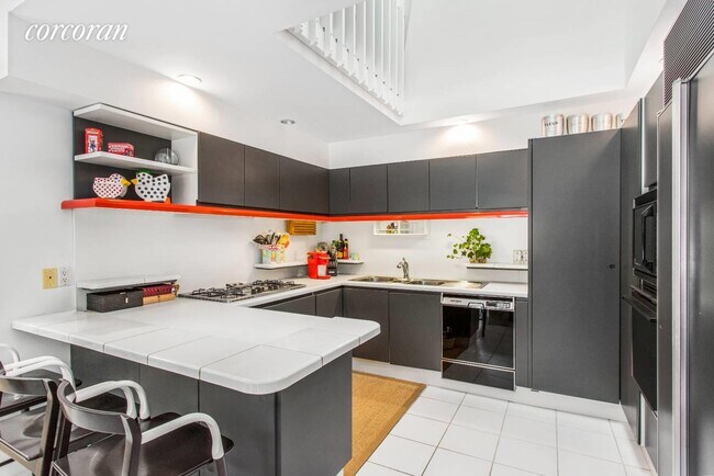 Foto del edificio - 22 White Oak Ln