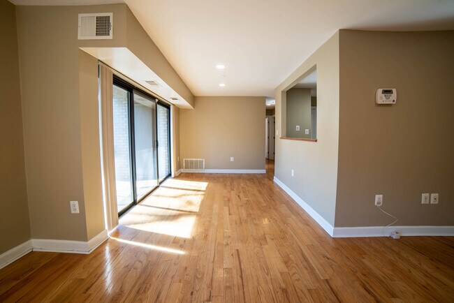 Building Photo - 6305 Hil Mar Dr