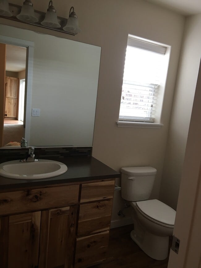 Building Photo - 1107 Hourglass Ln