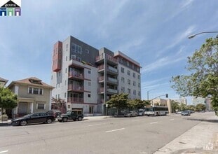 Building Photo - 1020 Jackson St