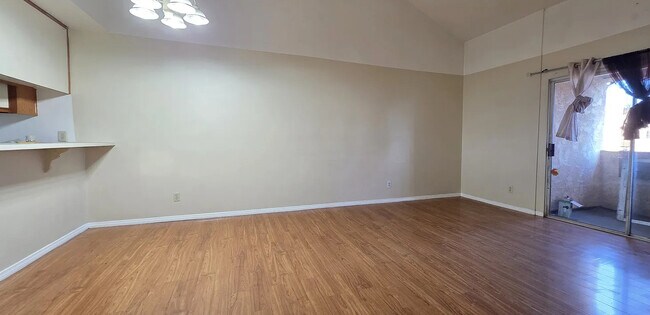Living room - 1026 Saint Louis Ave
