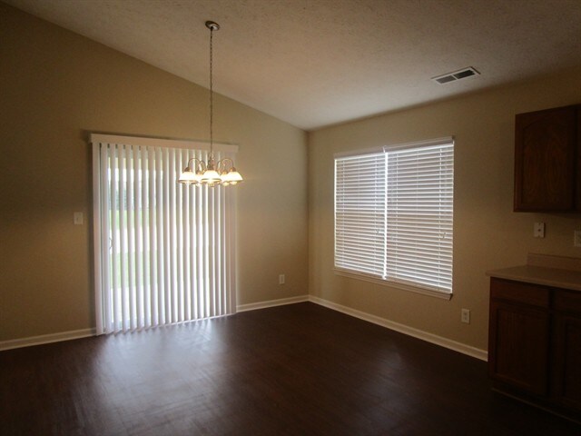 Foto del edificio - 1283 Spring Lake Dr