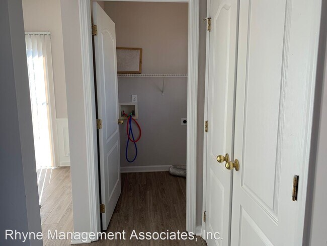Foto del edificio - 3 br, 2.5 bath House - 5520 Wedgegate Drive