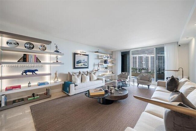 Foto del edificio - 799 Crandon Blvd