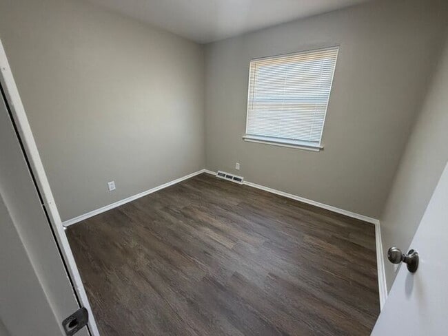 Building Photo - 3 Bed 1 Bath Berkeley home