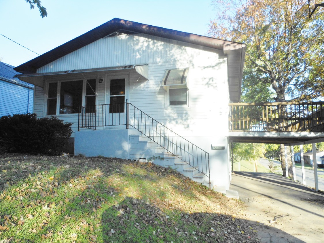 Foto principal - 1200 State St
