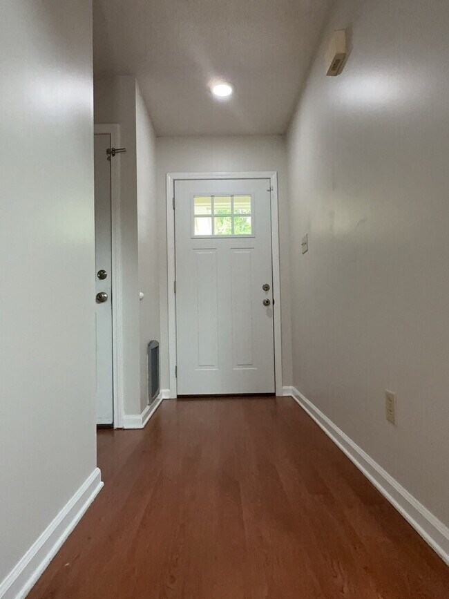 Foto del edificio - 109 Bridgewater Ct