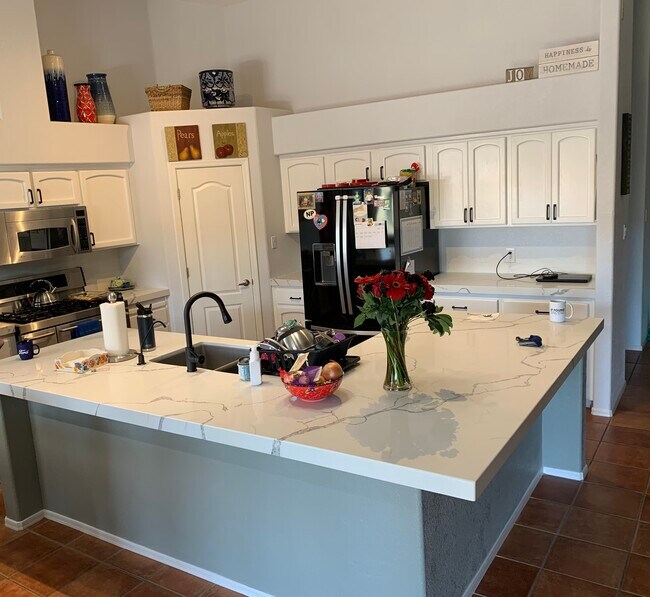 Building Photo - 8443 Forget Me not St