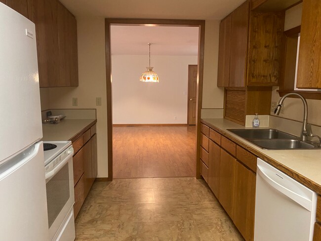 Building Photo - 4764 Rd M NE