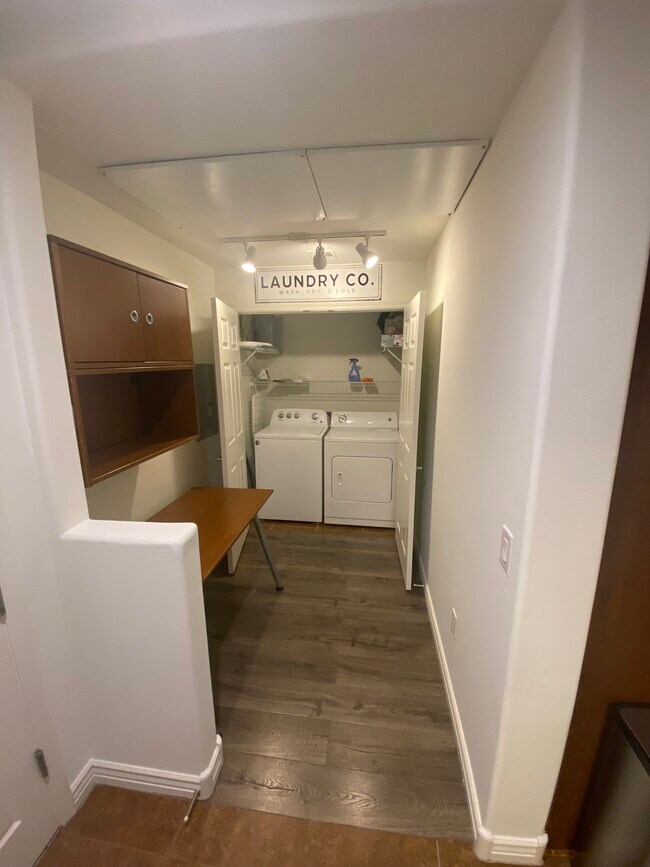 Foto del edificio - 5450 E Deer Valley Dr