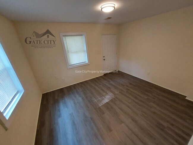 Foto del edificio - 1513 Wendell Ave