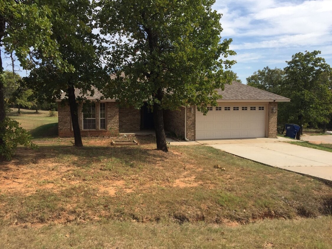 Primary Photo - Gorgeous 3BD/ 2BTH Secluded Home with Huge...