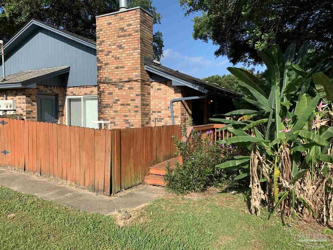 3332 Pine Forest Rd, Cantonment, FL 32533 House for Rent in