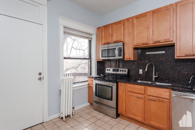 Building Photo - 941 W Windsor Ave
