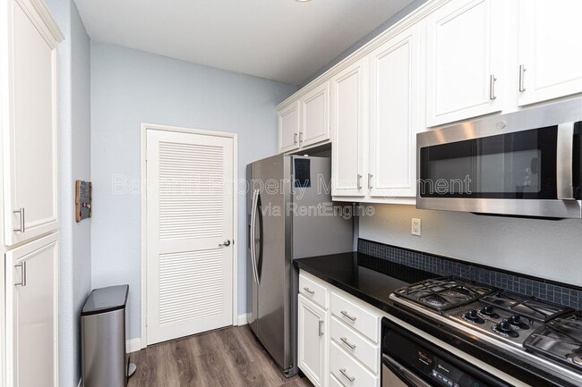 Foto del edificio - 2616 Bellezza Dr