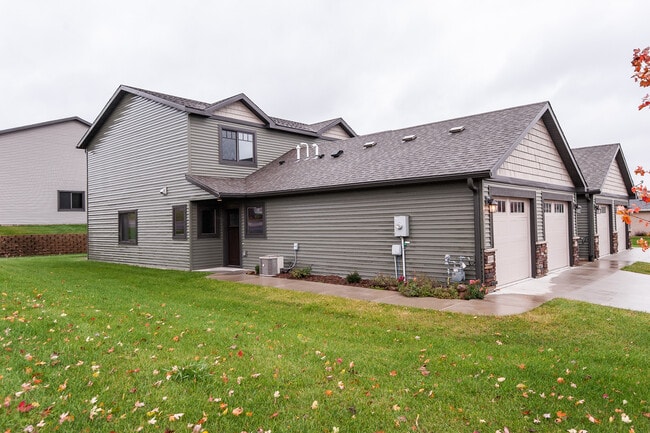Building Photo - Portage Townhomes