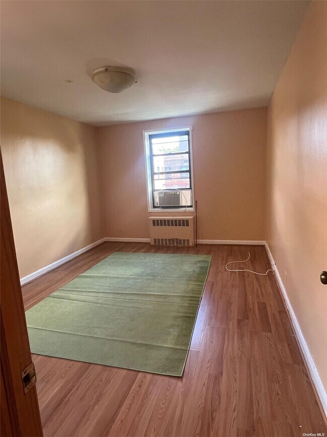 Foto del edificio - 87-10-87-34 34th Ave