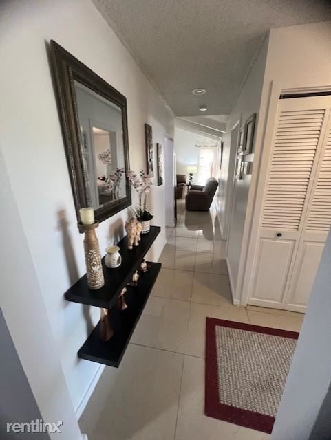 Building Photo - 6854 Tiburon Dr