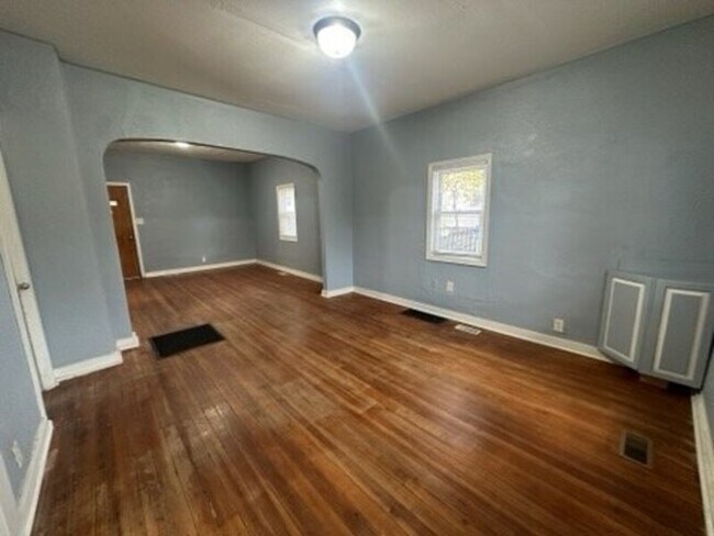 Building Photo - 1540 33rd St