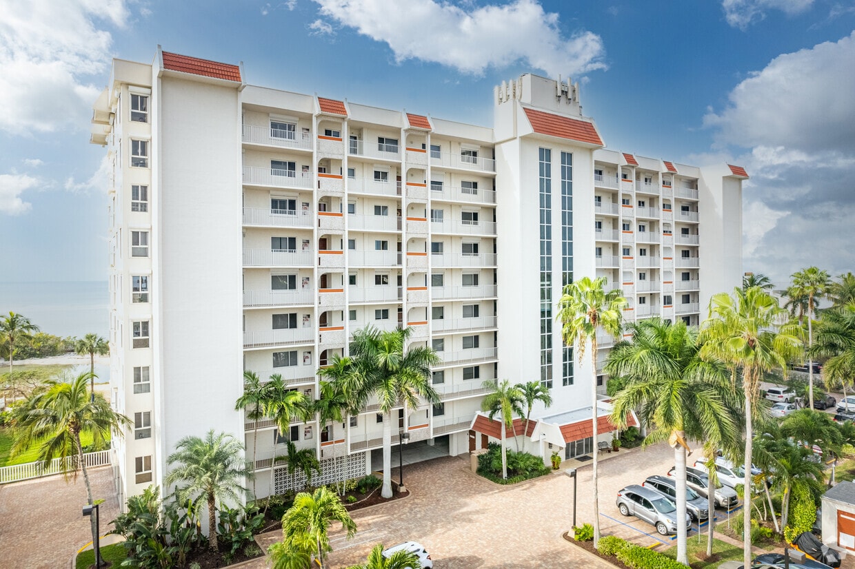Sun Caper Condos Apartments in Fort Myers, FL