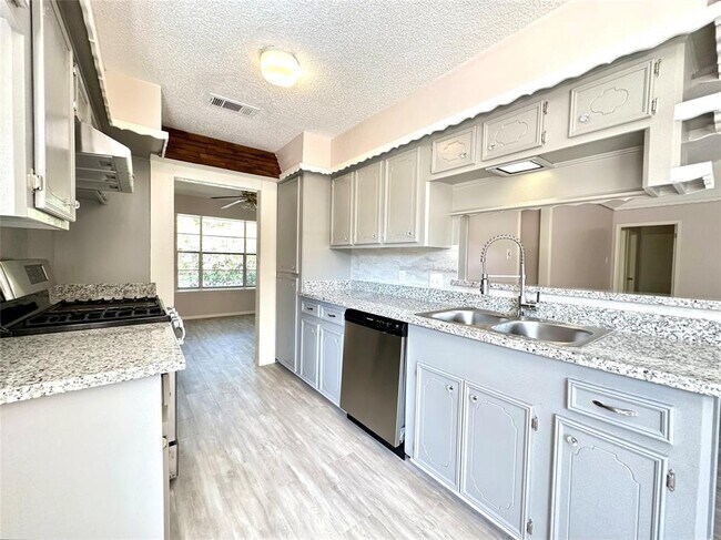 Building Photo - 1301 E Baker Rd