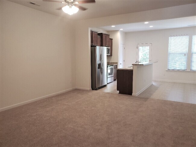 Foto del edificio - 3BD/2.5BA townhome w/ garage in Flowers Plantation in Clayton!