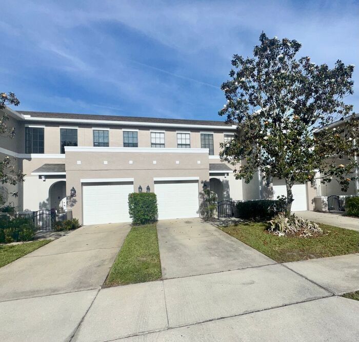 Foto principal - 2 Bedroom 2,5 bath Sanford Townhome near t...