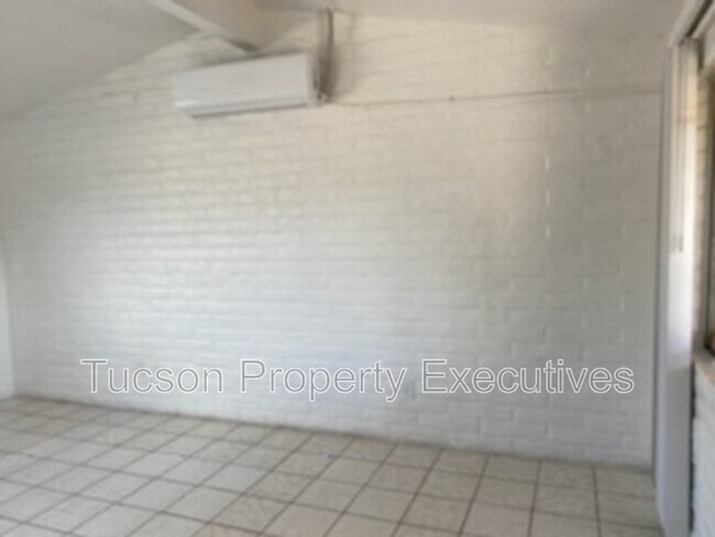 Foto del edificio - 5764 S Park Ave