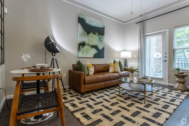 1 BR, 1 BA - 785 SF - Whitmore