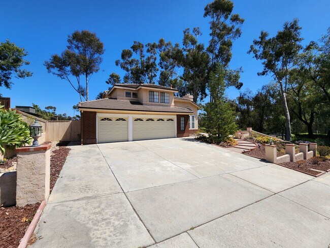 Foto del edificio - Scripps Ranch - Two Story Home - 3 Car Garage