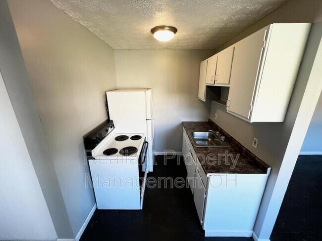 Foto del edificio - 2486 White St