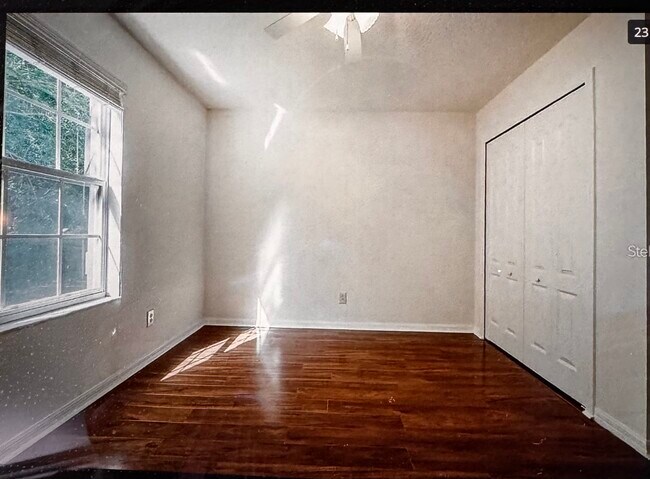 Foto del edificio - 10545 Shady Falls Ct