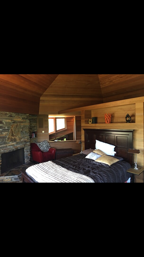 Foto del edificio - Large 5 bedroom 2 bath Home, Furnished! fu...