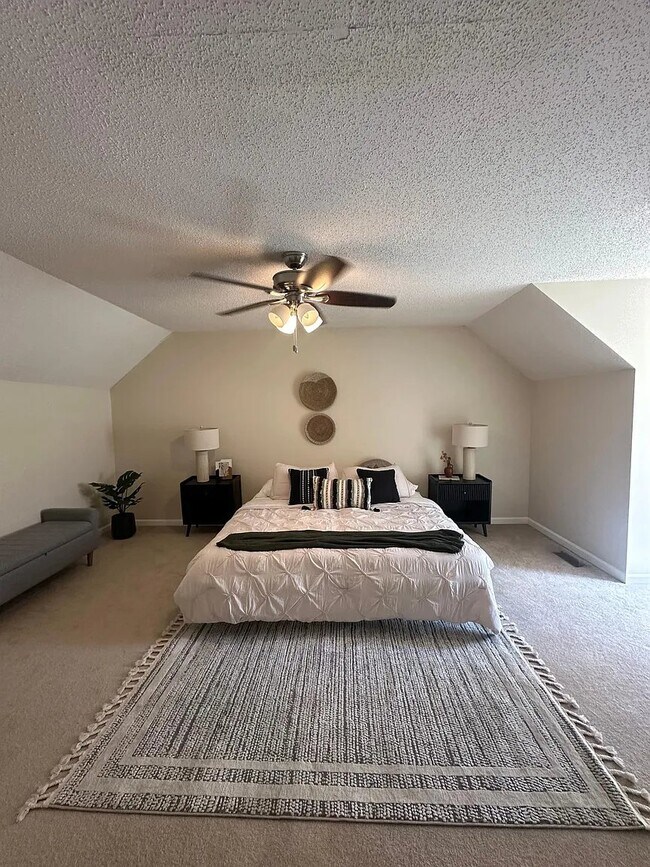 Foto del edificio - 2503 E Lakeview Dr
