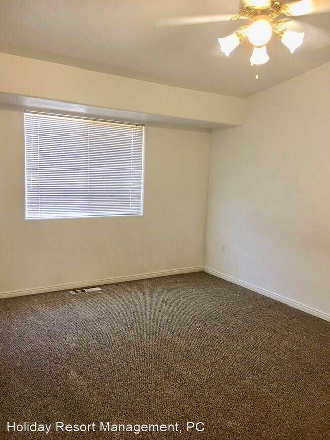 Building Photo - 3 br, 2.5 bath House - 790 N. 2720 E. #1