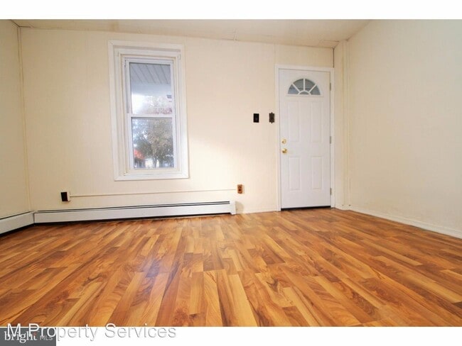 Building Photo - 3 br, 1 bath House - 613 Spring Mill Avenue