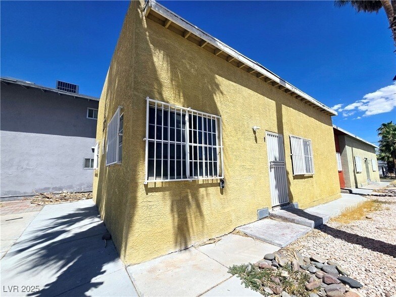 Primary Photo - 331 S 9th St