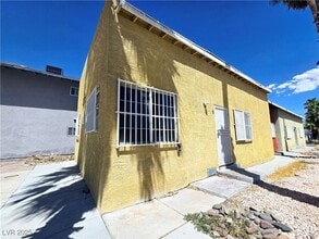 Building Photo - 331 S 9th St