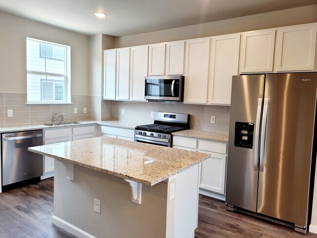 Brand new Granite countertop, STL Appliances - 1315 Hoyt St