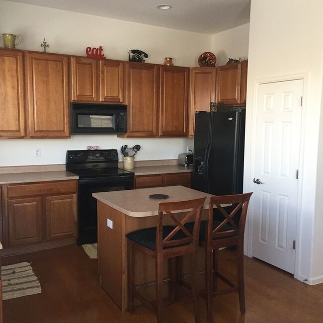 Building Photo - Magnificent Castle Rock Townhome